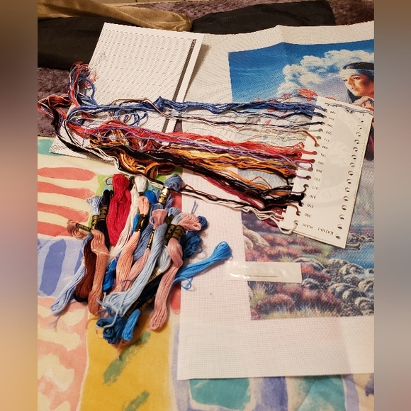 Indian, PRINTED FABRIC COUNTED CROSS STITCH KIT "Autumb Leaves" - Picture 6 of 12